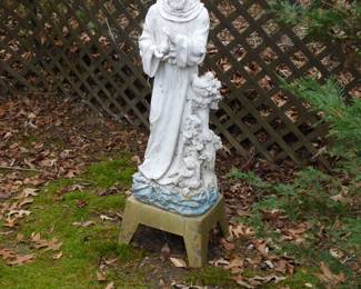 LARGE OUTDOOR STATUR