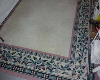 AREA RUG