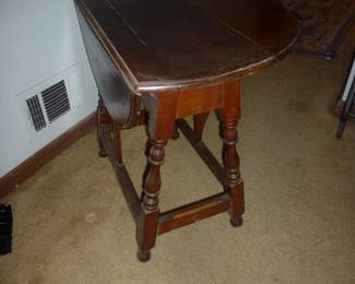 GATE LEG TABLE