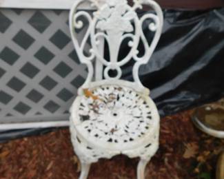 VINTAGE VICTORIAN IRON CHAIR