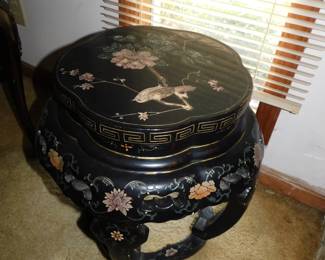 VINTAGE BLACK LACQUER CHINOISERIE ASIAN BENCH 2 0F 2