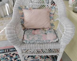 WICKER CHAIR