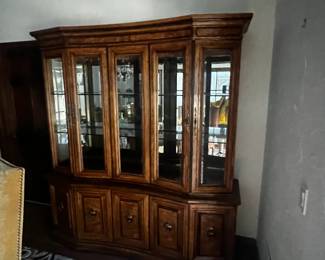 BEAUTIFUL TRADITIONAL BOOK CASE FOR SALE!