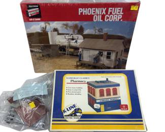 O27 Scenery Buildings Walthers Oil K-Line Pharmacy + Tower