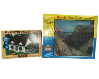 HO Scenery 2 Buildings Mini-Kit Bridge 5824 Cape Cod House