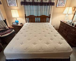 QUEEN MATTRESS