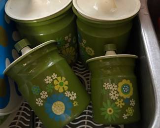 GREAT RETRO CANISTER SET!