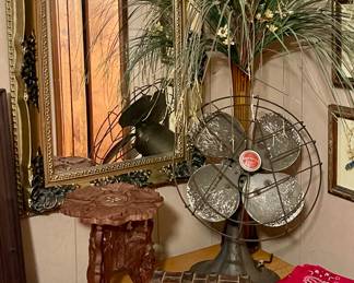 OLD FAN, RUGGED JEWELRY BOX