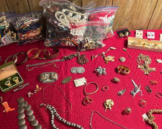 MORE VINTAGE JEWELRY, JEWELRY BAGS