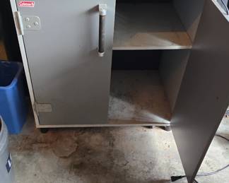 Coleman Cabinet set.