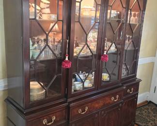 2-piece China cabinet 