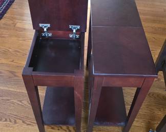 flip top end table pair 