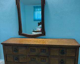 9 Drawer Dresser with Mirror