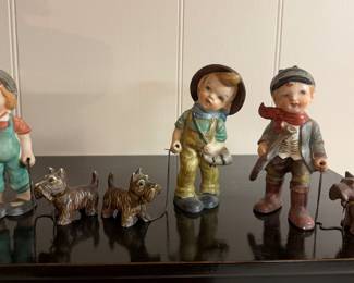 Japan Figures with Chained Scotty Dogs