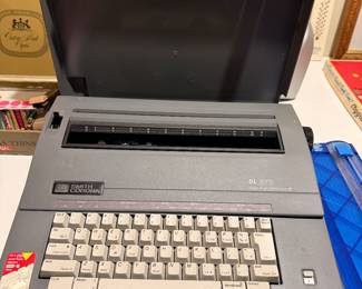 Smith Corona SL575 Spell Right Dictionary Typewriter