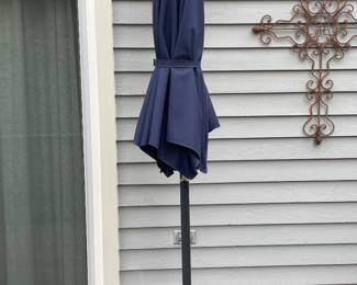 Outdoor umbrella w stand
