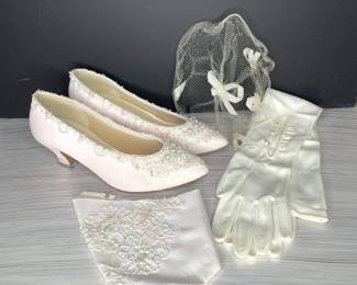 Vintage 90’s wedding accessories 