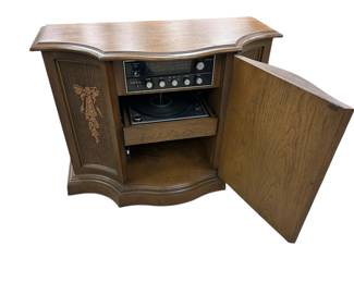 MCM Magnavox Console Stereo System