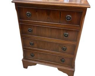 Small Georgianstyle yew wood chest of drawers