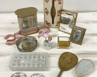 Vintage Vanity Top Decor