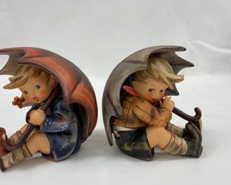 Umbrella Girl And Boy, HummelGoebel 152 0A0B