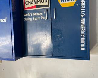 Champion Napa metal service cabinet