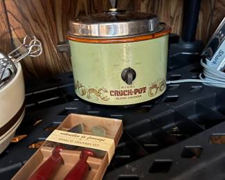 1970s Rival Crock-Pot Avocado Green Slow Cooker, Ustenciles De Fromage Hors D'Oeuvres Set