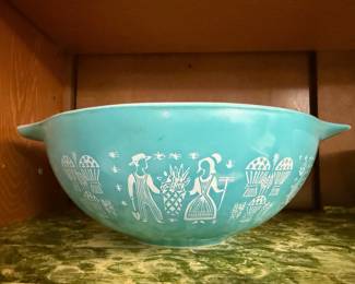 Pyrex Cinderella "Amish Butterprint" Mixing Bowls