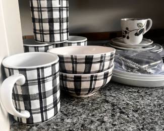 Pier 1 Black & White Plaid Ceramic Coffee & Soup Mug Set