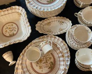 Spode Copeland "Buttercup" Dinnerware Set