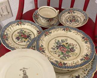 Royal Doulton "The Vernon" Dish Set