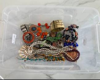 Lot 130 Vintage Costume Jewelry