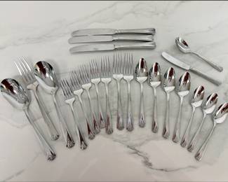 Lot 28 Oneida 1810 Stainless Flatware
