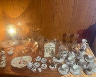 Several small miniature tea sets 