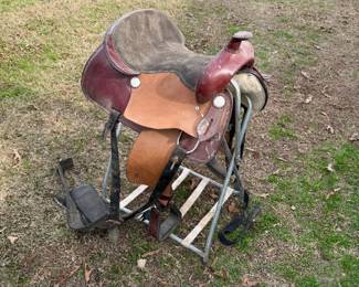 Saddle