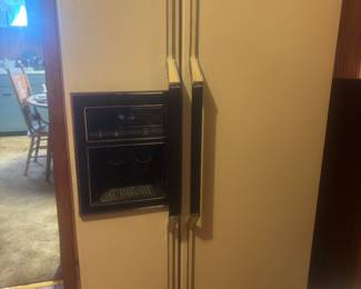 Whirlpool side by side refrigerator 