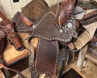 Nice leather saddle 