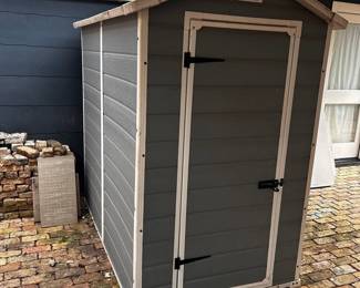Keter 4x6 Resin Outdoor Storage Shed
Great condition. 
78” tall
Must be able to move and load yourself 