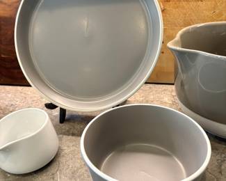 Grey plates and bowls