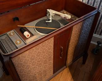 Vintage record player / console
