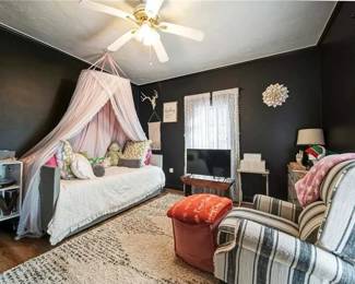 Furniture, Girls' Clothes, Deer Skull, Rug