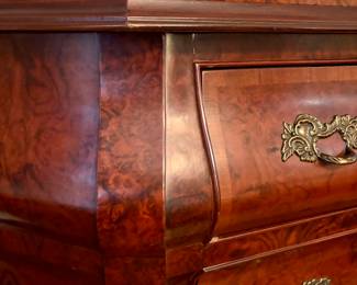 Beautiful Dining Room Display Cabinet for Porcelains