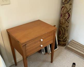 Vintage Sewing Machine in Cabinet
