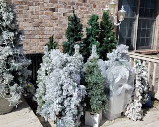 Outdoor Christmas decor