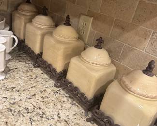 Canister set 