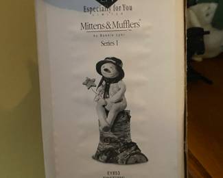 Several snow men of this type 