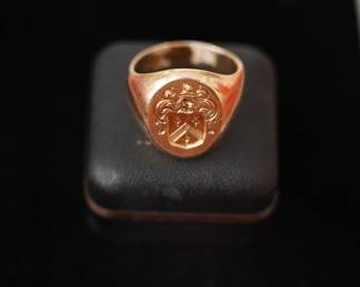 14 KT GOLD SIGNET RING