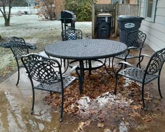 Outdoor dining and grill