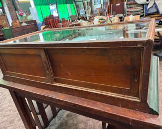 Detail of Reverse with Sliding Doors