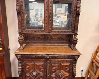 Antique Oak Cupboard ( needs shelves )